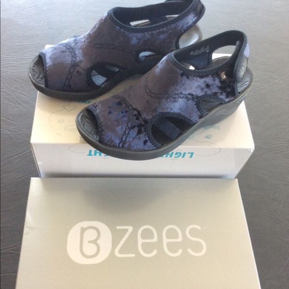 Bzees Drama Velvet Athleisure